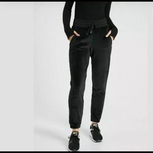 *️⃣ Athleta Double Cozy Karma Jogger EUC
